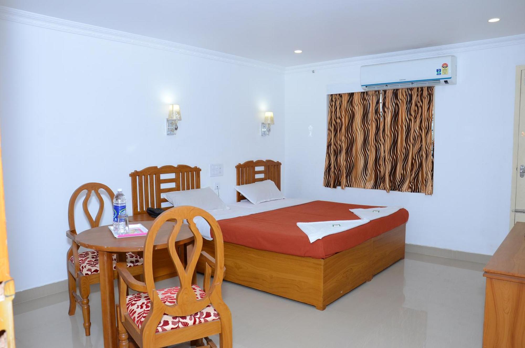 Princess Residency Otel Nedumbassery Oda fotoğraf